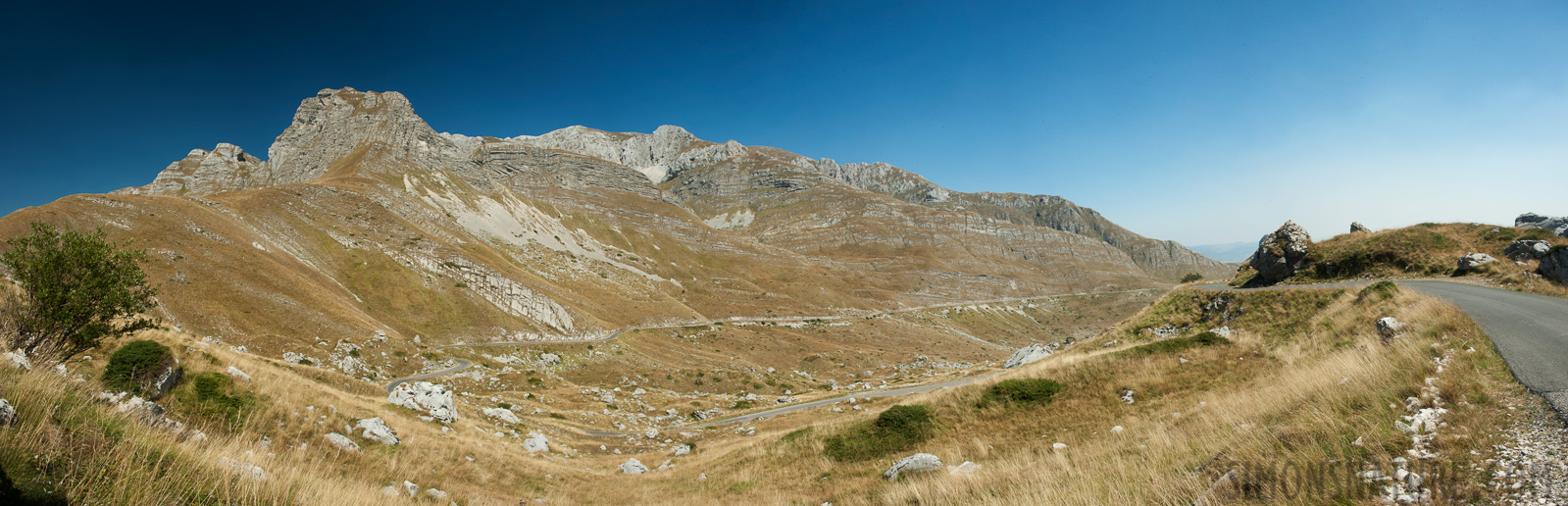 Montenegro - In the region of the Durmitor massif [28 mm, 1/80 sec at f / 18, ISO 400]